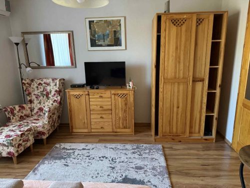 Csaladi-szoba-szuloi-1